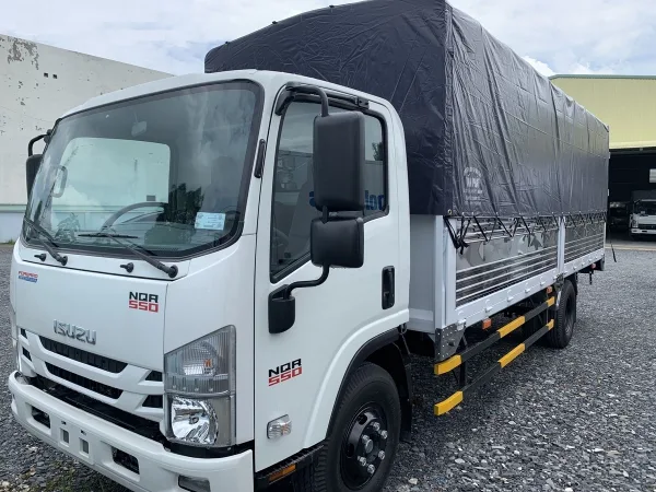 Xe tải ISUZU NQR 550