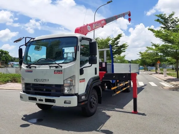 Xe Isuzu 6 Tấn Gắn Cẩu 3 Tấn FRR90NE5